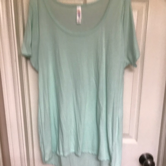 shirts and dresses - Picture 14 of 16